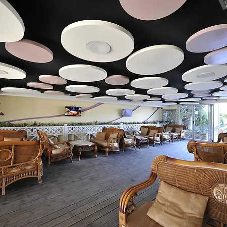 Pilo Lala Garden Hotel Divjake